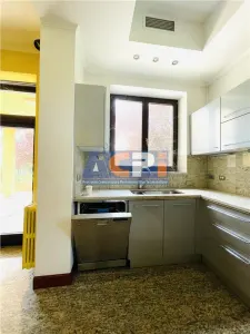 VANZARE VILA 8 CAMERE 652 mp teren zona Sisesti Sector 1 - foto 4