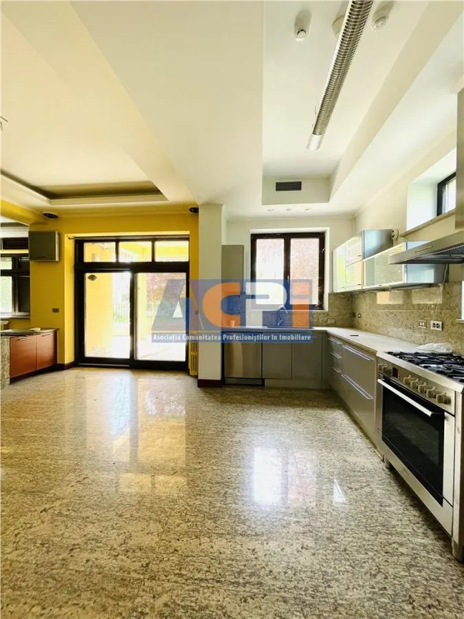 VANZARE VILA 8 CAMERE 652 mp teren zona Sisesti Sector 1 - foto 8