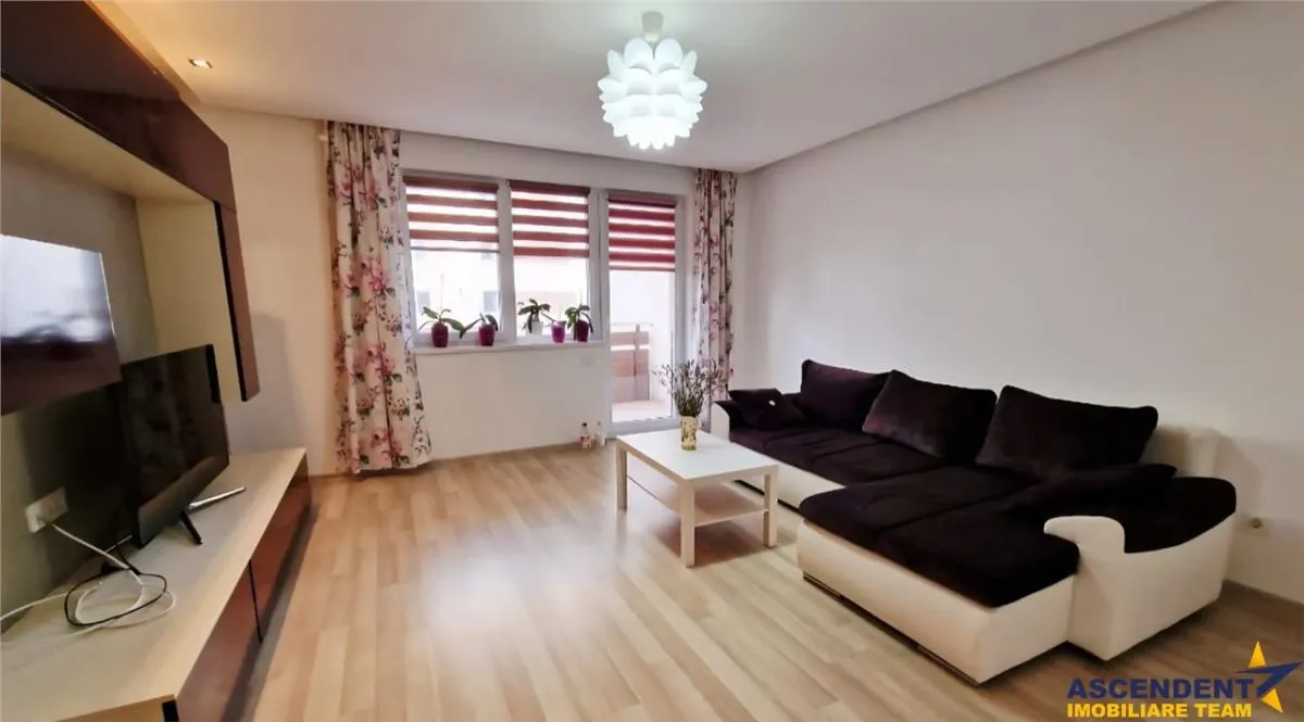Apartament doua camere, structura decomandata, Urban Tractorul, Brasov - foto 1
