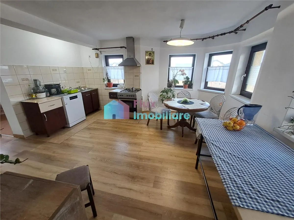 Casa finisata 480 mp teren Moara Nica - foto 5