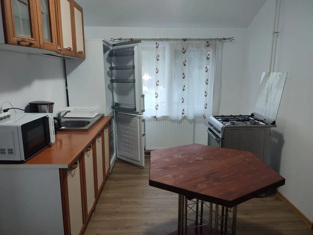Apartament cu 4 camere, 7 Noiembrie, Targu Mures - foto 1