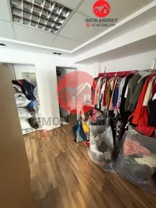 Spatiu comercial 190 mp, vitrina mare, vad comercial 15+ ani, 1700€/luna - foto 5