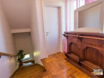 Resedinta distinctiva, pe domeniu de 2.200mp,cadru exclusivist, Central, Brasov - foto 15