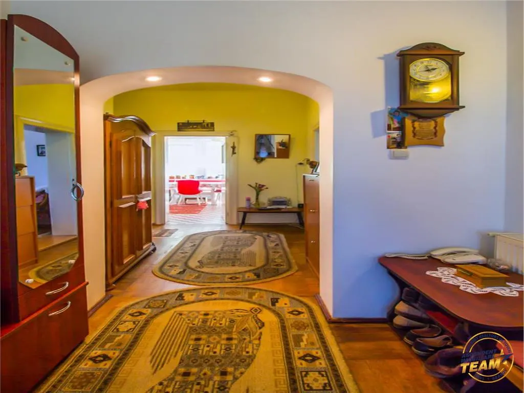 Resedinta distinctiva, pe domeniu de 2.200mp,cadru exclusivist, Central, Brasov - foto 17
