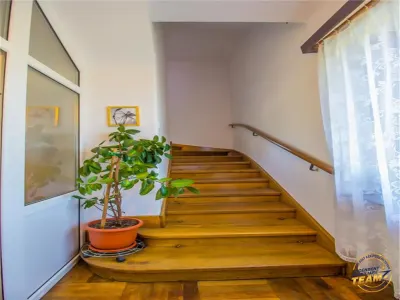 Resedinta distinctiva, pe domeniu de 2.200mp,cadru exclusivist, Central, Brasov - foto 18