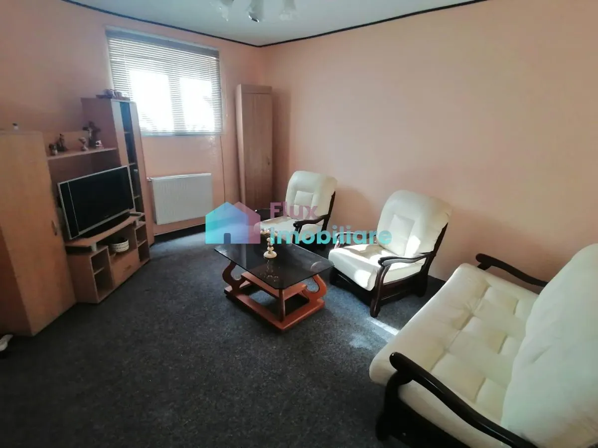 Apartament 2 camere decomandate zona centrala - foto 3