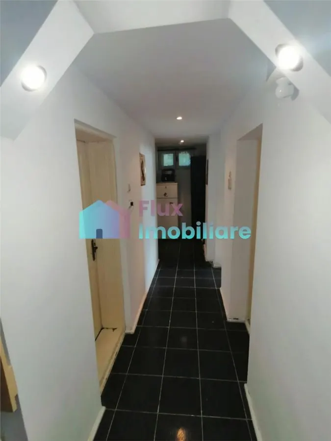 Apartament 2 camere decomandate zona centrala - foto 6