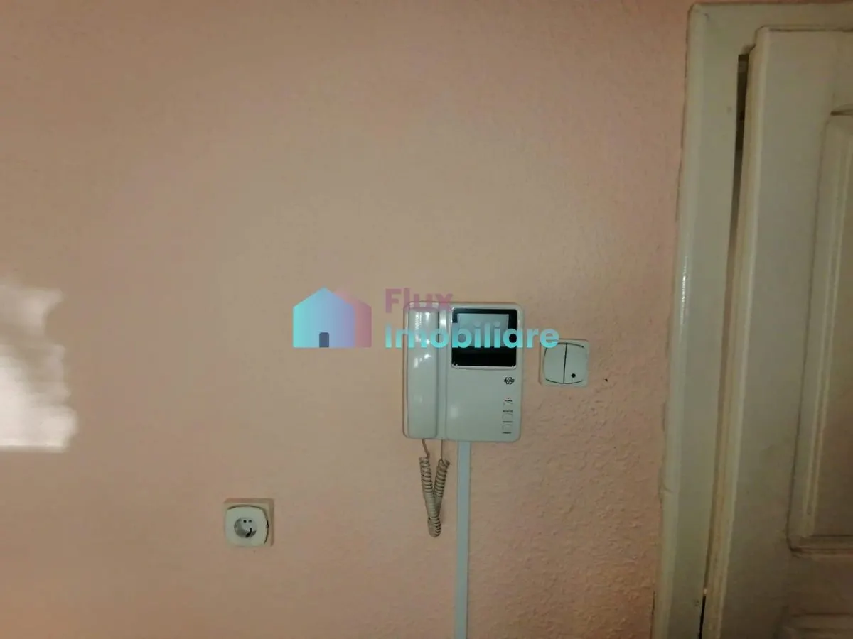 Apartament 2 camere decomandate zona centrala - foto 10