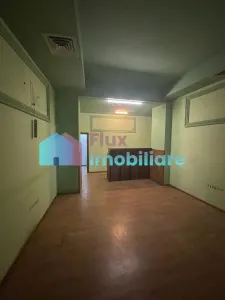 Spatiu comercial 35 mp parter Burdujeni - foto 3
