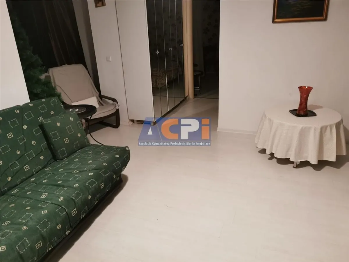 De vanzare apartament doua camere Metrou Romana - foto 1