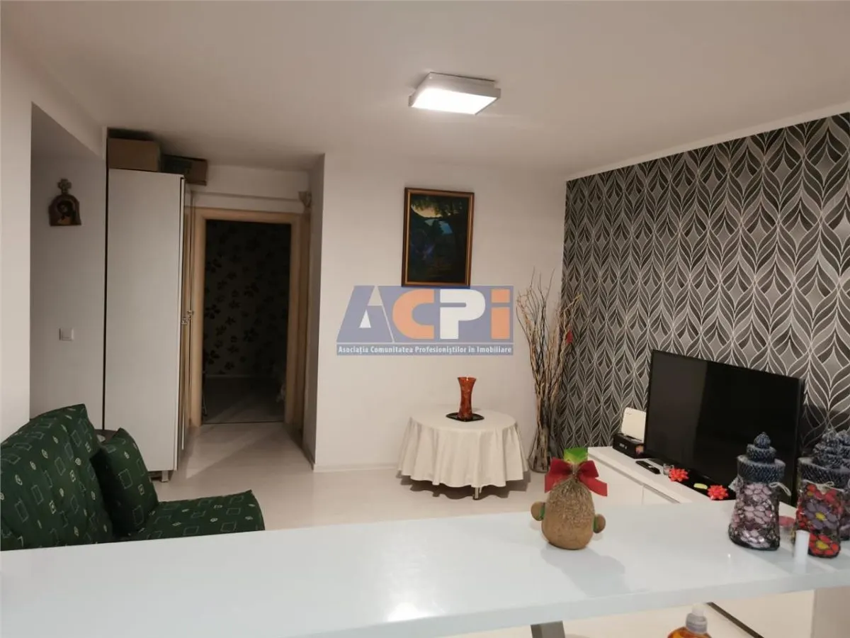 De vanzare apartament doua camere Metrou Romana - foto 3