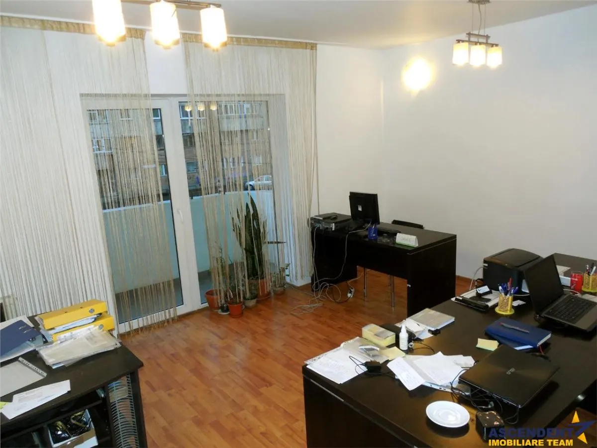 Semicentral, Spatiu birouri, Brasov - foto 1