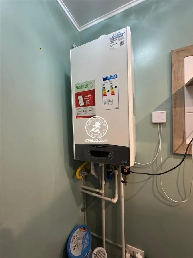 Casa de vanzare, la 2 km de Primaria Tomesti - foto 12