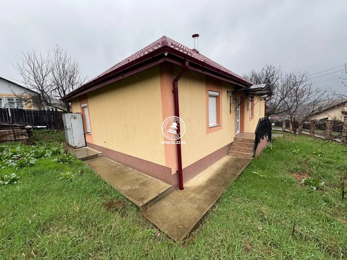Casa de vanzare, la 2 km de Primaria Tomesti - foto 14
