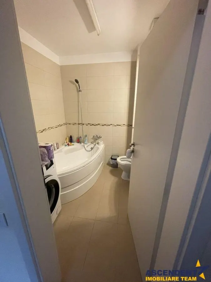 Regim vila, areal securizat, terasa, loc parcare, Central, Brasov - foto 3