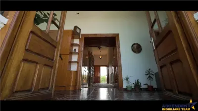 Pe domeniu de 20.000 mp, resedința din provincie, a nobililor feudali - foto 15