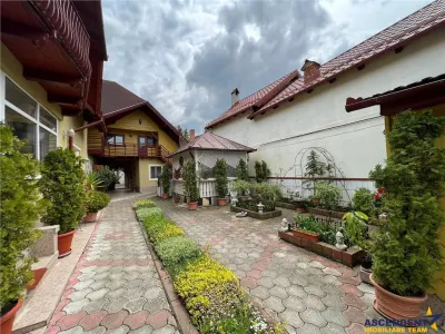 Sarmul traditiei imbinat cu confortul modern: Rezidenta de exceptie, Central, Tarlungeni, Brasov - foto 1