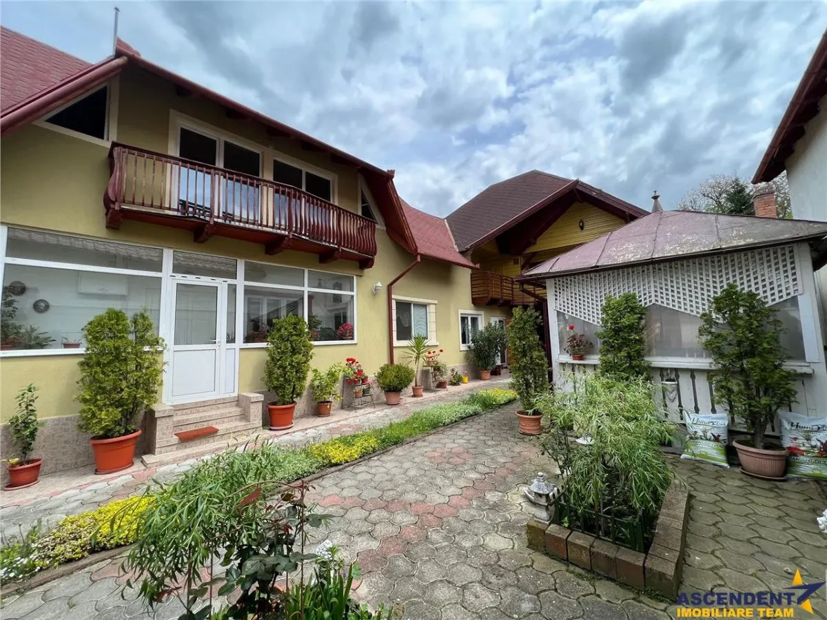 Sarmul traditiei imbinat cu confortul modern: Rezidenta de exceptie, Central, Tarlungeni, Brasov - foto 17