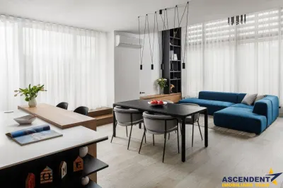 Tur LIVE! Eleganta si confort: penthouse pe doua niveluri - Brasov