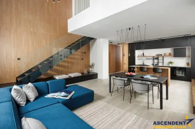 Tur LIVE! Eleganta si confort: penthouse pe doua niveluri - foto 16