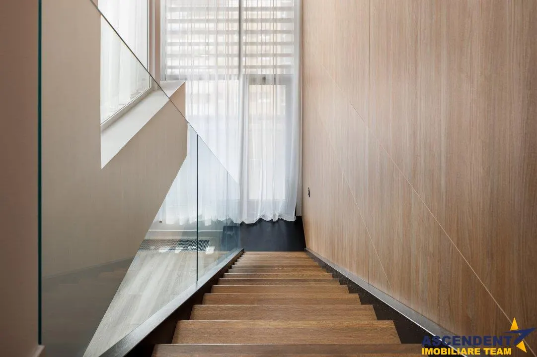 Tur LIVE! Eleganta si confort: penthouse pe doua niveluri - foto 5