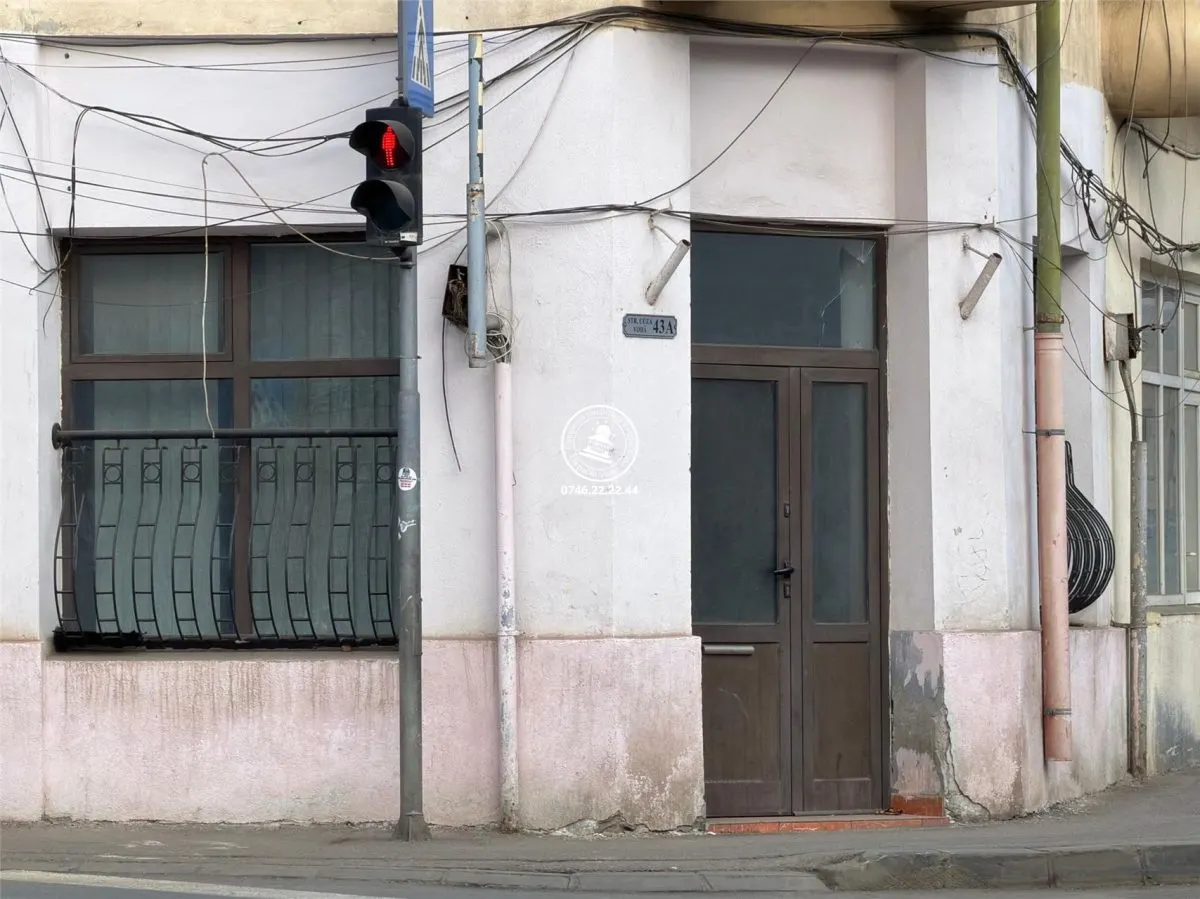 Spatiu de inchiriat, centru, expunere mare - foto 4
