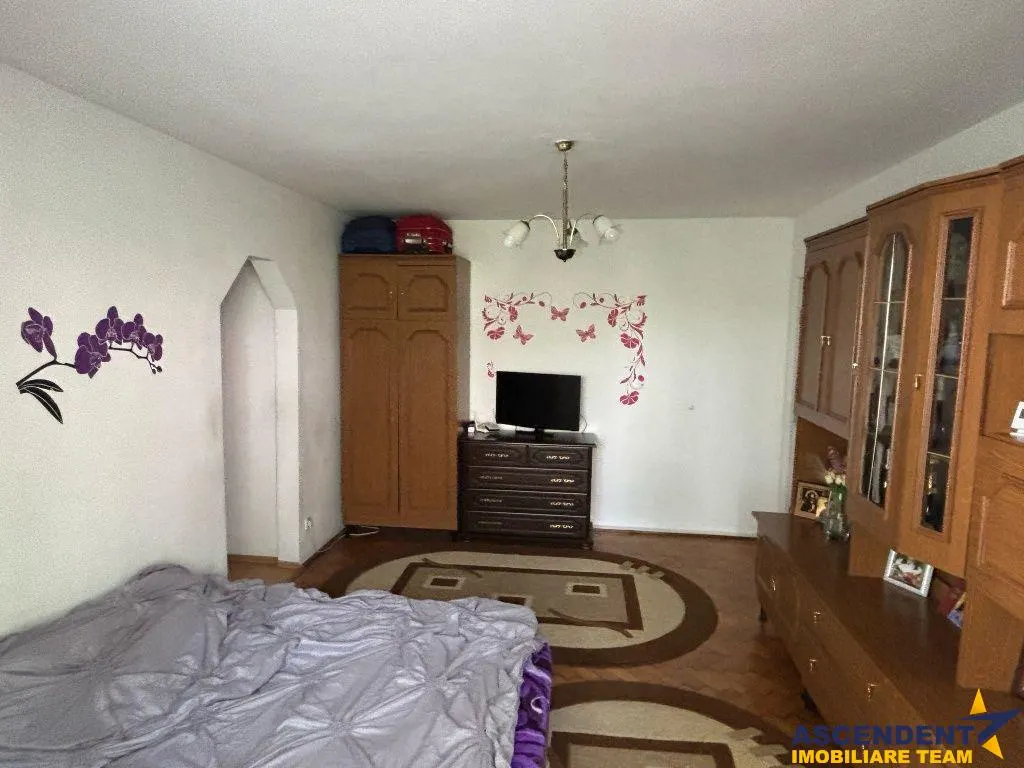 Incadrat de spatiu verde,  apartament 2 camere, parter, mobilat și utilat, beci,Astra, Brasov - foto 1