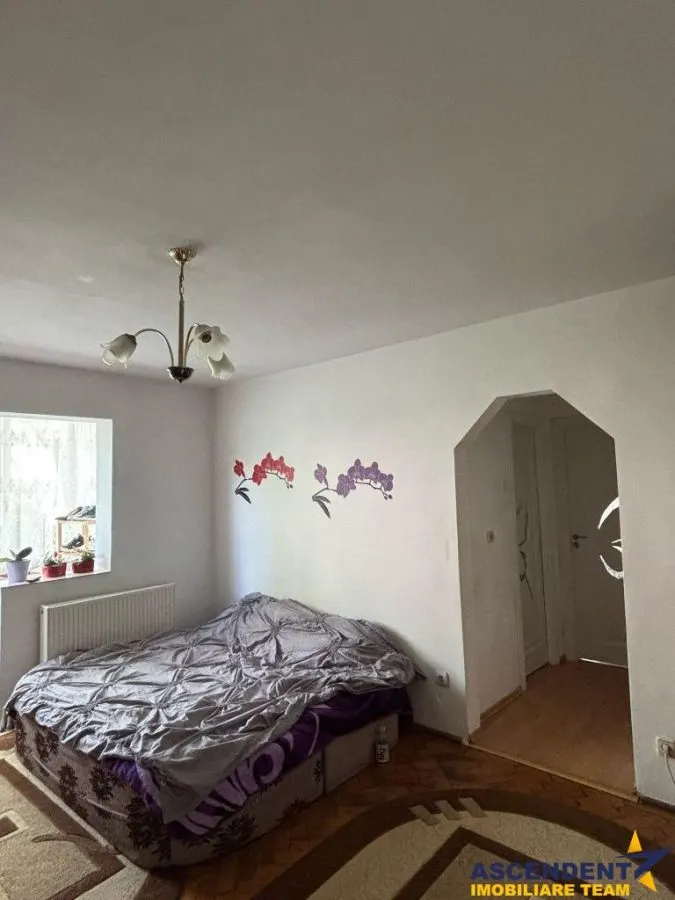 Incadrat de spatiu verde,  apartament 2 camere, parter, mobilat și utilat, beci,Astra, Brasov - foto 3