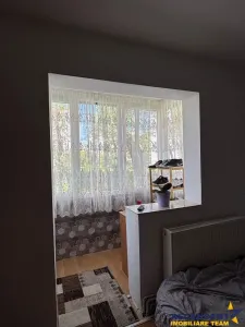 Incadrat de spatiu verde,  apartament 2 camere, parter, mobilat și utilat, beci,Astra, Brasov - foto 4