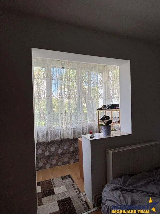 Incadrat de spatiu verde,  apartament 2 camere, parter, mobilat și utilat, beci,Astra, Brasov - foto 4