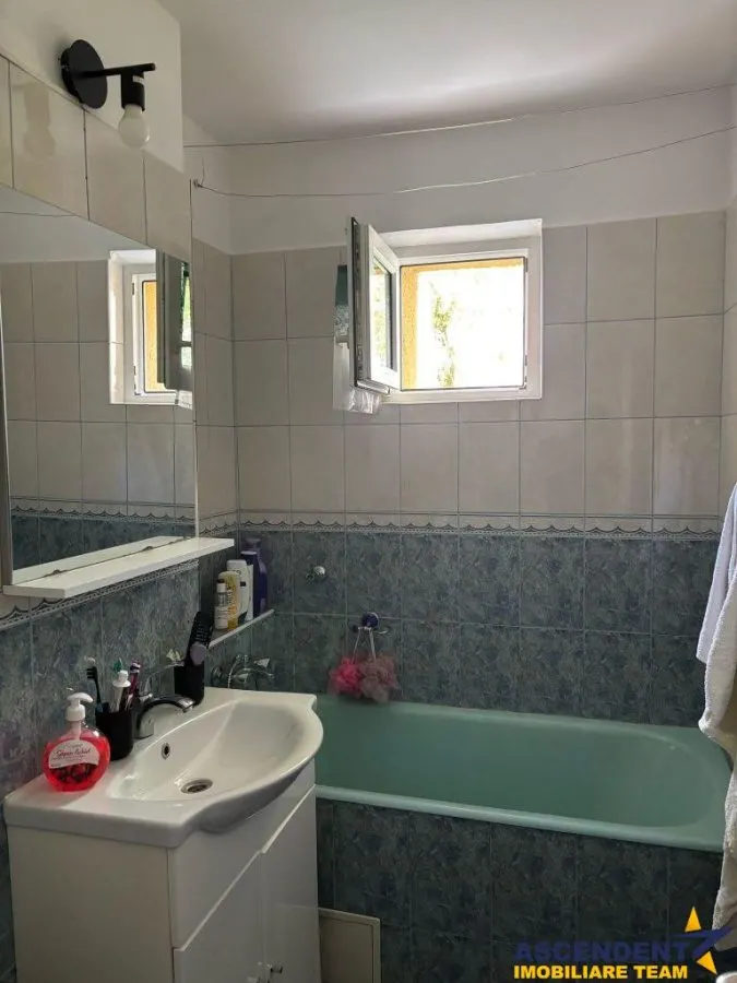 Incadrat de spatiu verde,  apartament 2 camere, parter, mobilat și utilat, beci,Astra, Brasov - foto 6