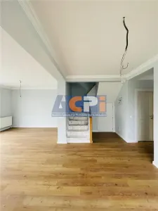 VANZARE Vila DUPLEX 5 camere  325 mp teren Otopeni acces privat COMISION 0 - foto 4