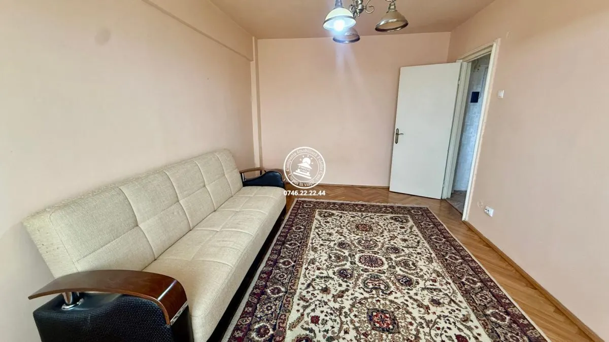 Apartament 3 camere Podu Ros - foto 1