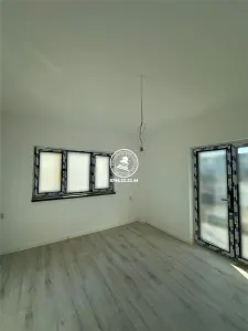 Apartament 2 camere de vanzare, decomandat - Vișani - foto 2
