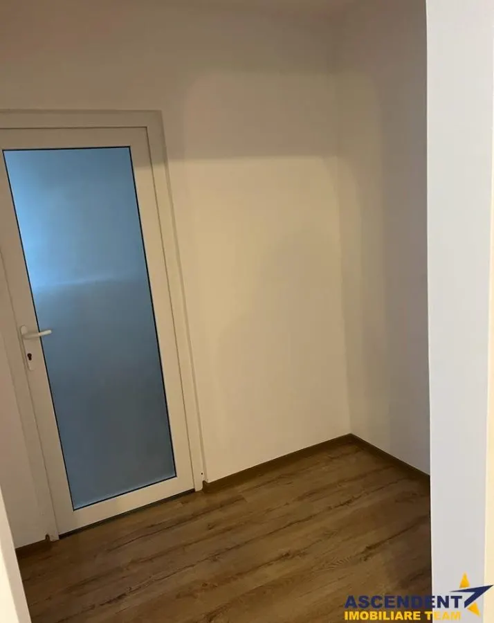 Investitie cu randament 7%, spatiu cu acces stradal, Garii Brasov - foto 5