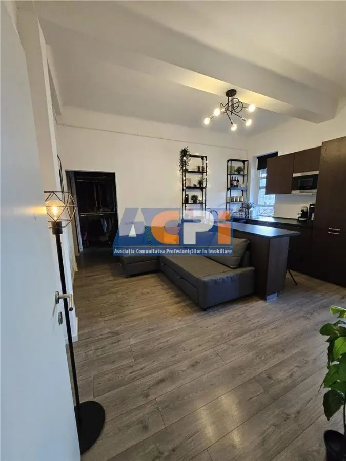 Apartament de Închiriat în Piața Romană - Locație Centrală - foto 2