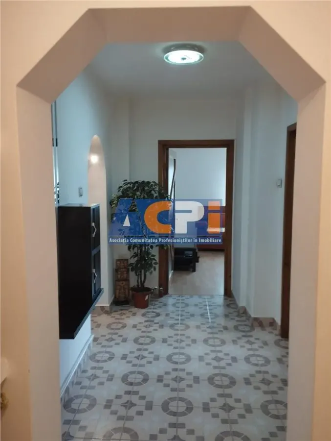 3 camere decomandate Arena Mall - foto 1