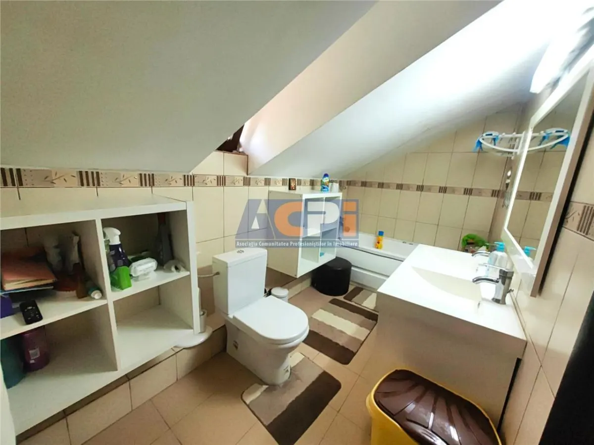 Vila  individuala 6 camere mobilata si utilata amplasare foarte buna - foto 14