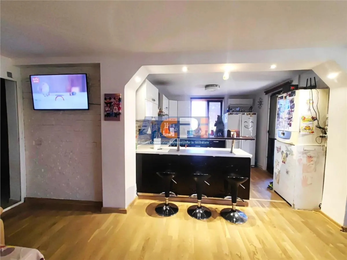 Vila  individuala 6 camere mobilata si utilata amplasare foarte buna - foto 5
