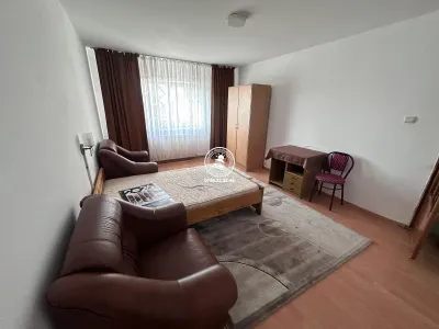 Apartament 3 camere de vanzare Dacia - Iasi