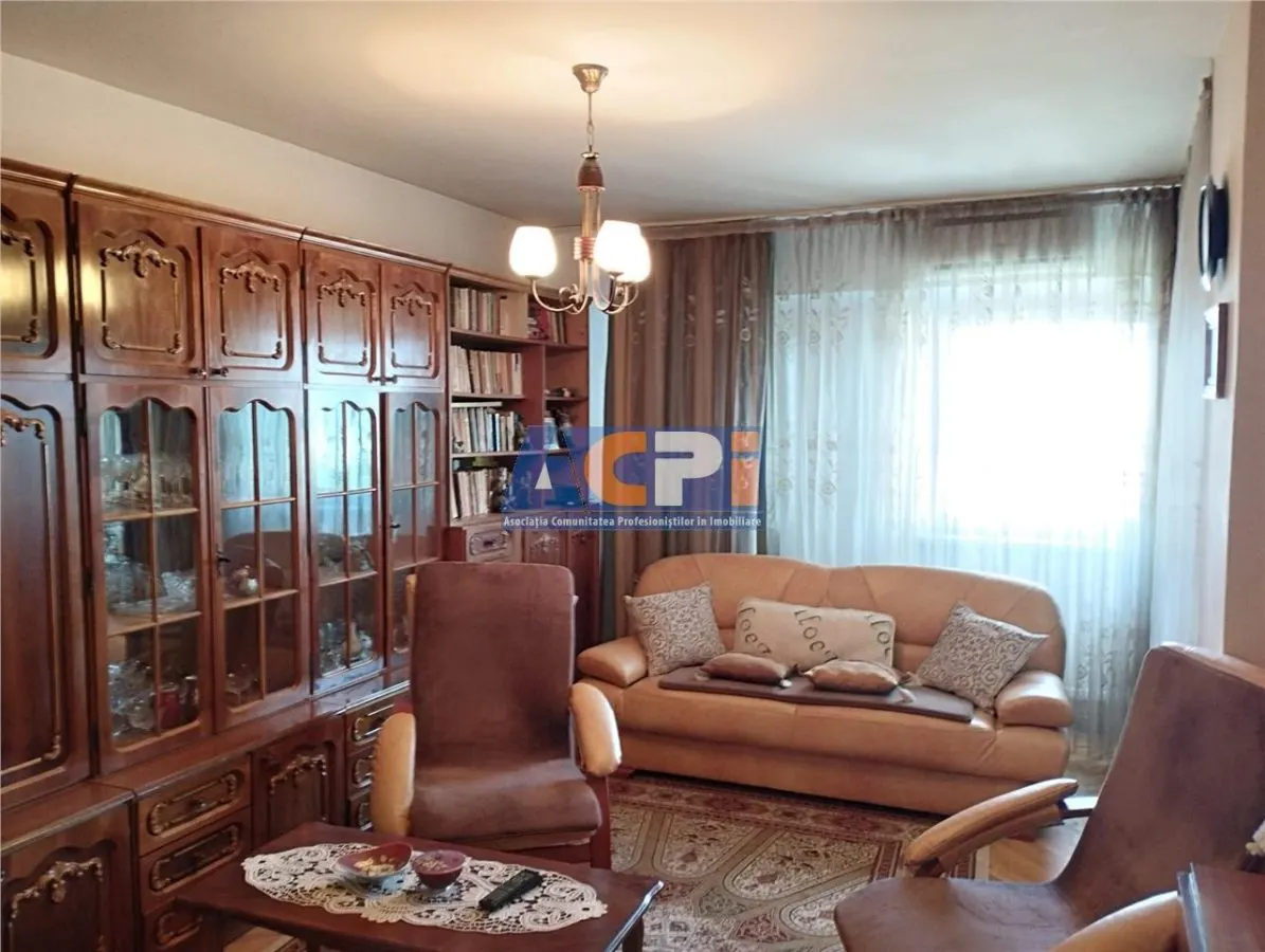 3  camere decomandate centru - foto 1