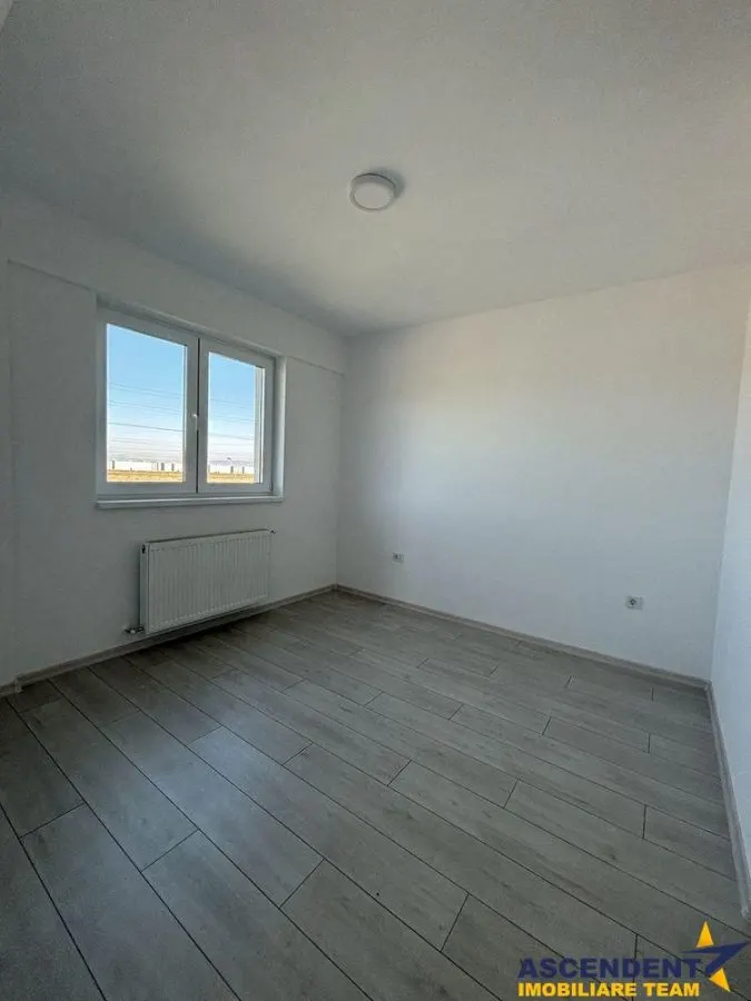 Bloc nou, decomandat, etaj 1, Brasov - foto 1