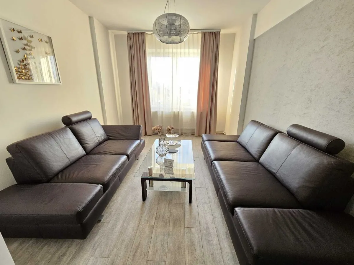 Apartament cu 3 camere, zona  Unirii - foto 1