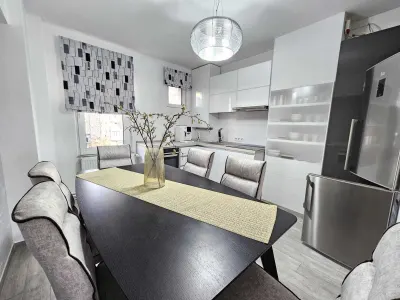 Apartament cu 3 camere, zona  Unirii - foto 2