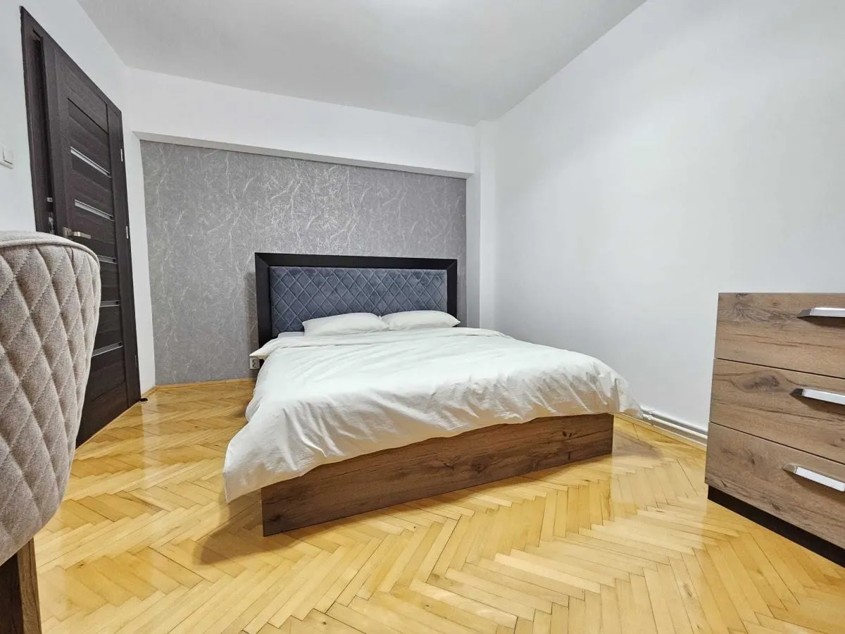 Apartament cu 3 camere, zona  Unirii - foto 3