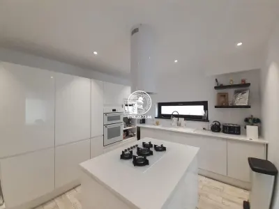 Vila moderna si spatioasa in Letcani - foto 6