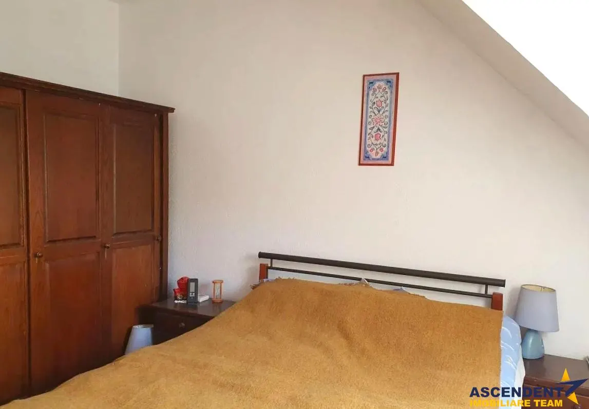 Casa cu 6 camere, zona Voiniceni - foto 7