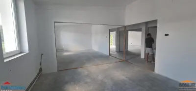 Spatiu posibil recompartimentare 1000mp et.1, zona Aeroport - foto 7
