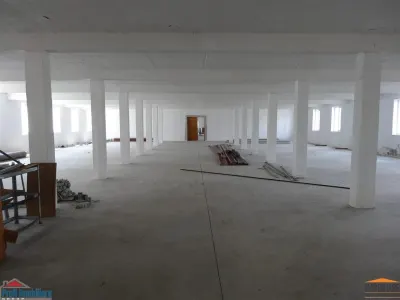Inchiriem Hale P+E pe Artera principala vizavi de Metro-Momax - foto 11