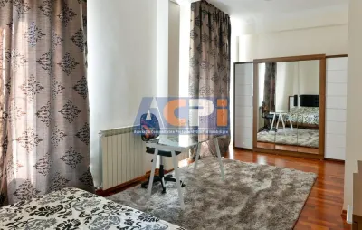 Vila pe colt, cu piscina si loc de joaca - foto 3